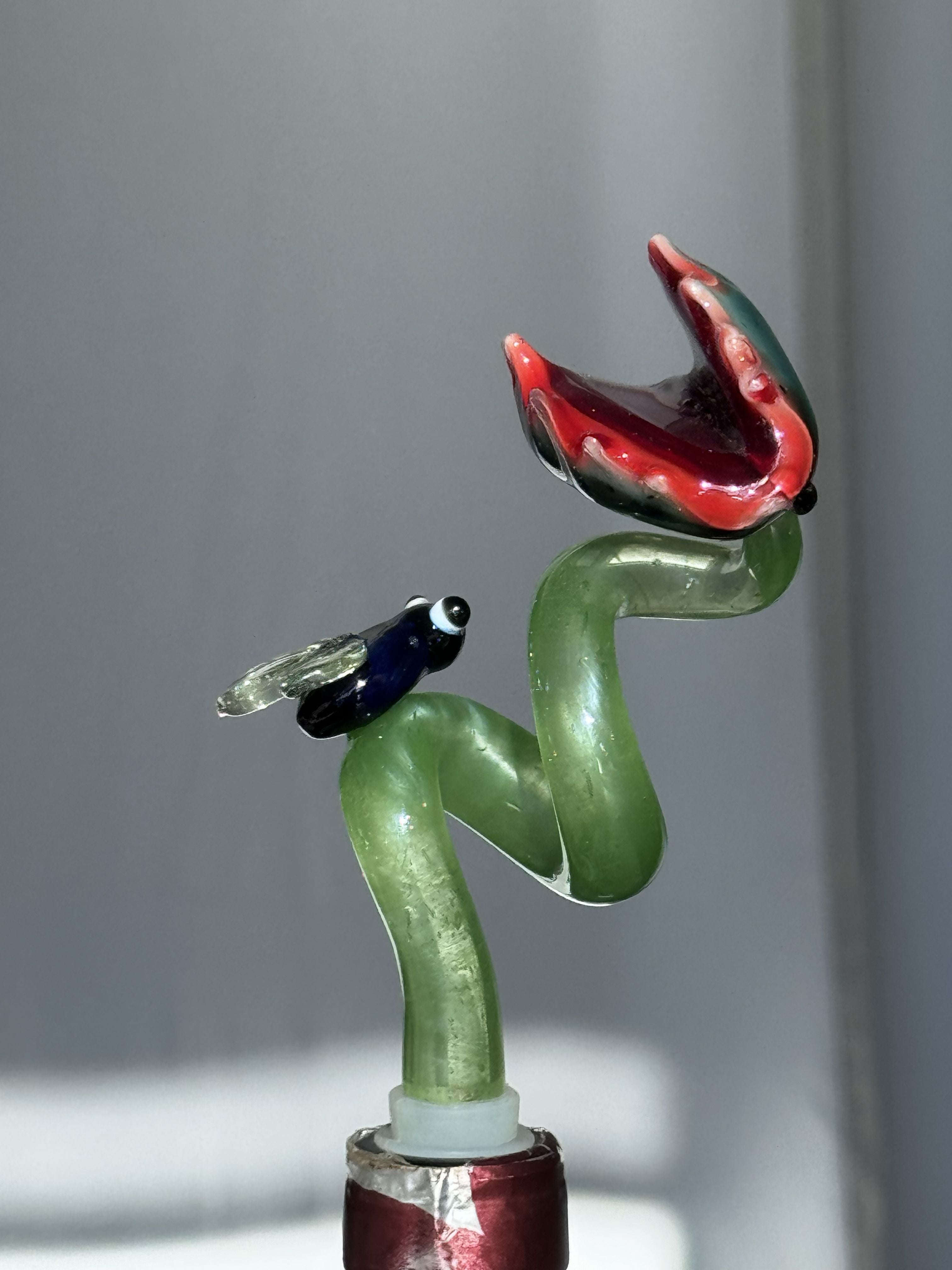 In Stock: Glow-in-the-Dark Hilarious Venus Flytrap Wine Topper - Only 1 Available!!